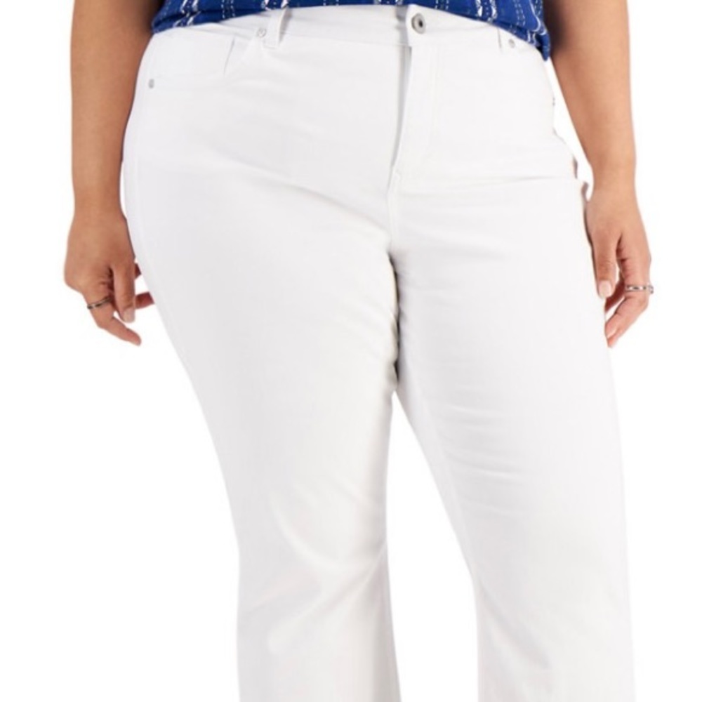 Plus Size Crop Jeans
